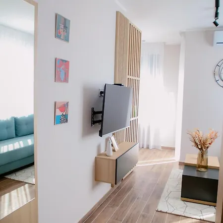 Pool Resort- Lena Lux 7 I 8 Vrdnik