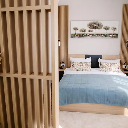 Pool Resort- Lena Lux 7 I 8 *