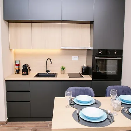 Pool Resort- Lena Lux 7 I 8