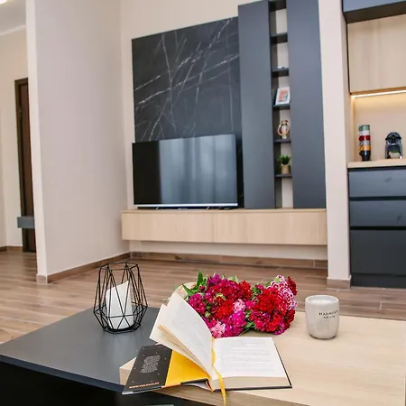 Pool Resort- Lena Lux 7 I 8