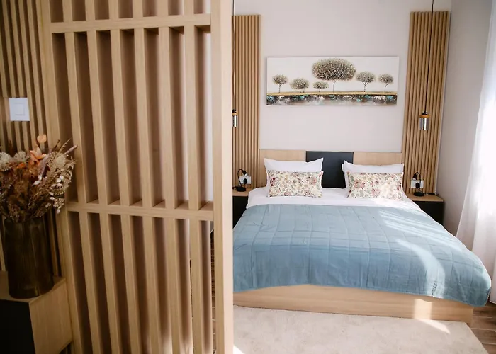 Pool Resort- Lena Lux 7 I 8 *