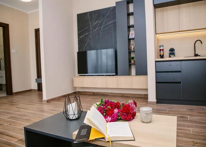 Pool Resort- Lena Lux 7 I 8