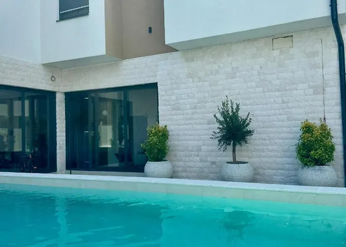 Pool Resort- Lena Lux 7 I 8 Apartamento *