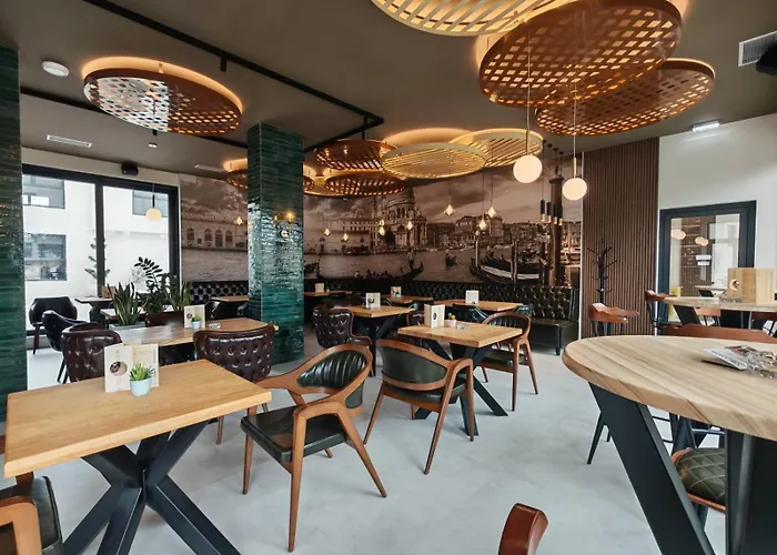 Pool Resort- Lena Lux 7 I 8 *